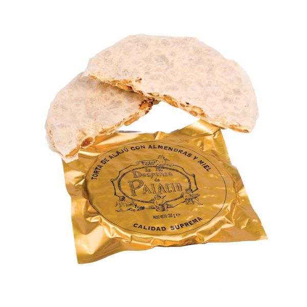 Torta de Alajú artesanal con almendras y miel, recubierta de obleas crujientes. Turrón duro.